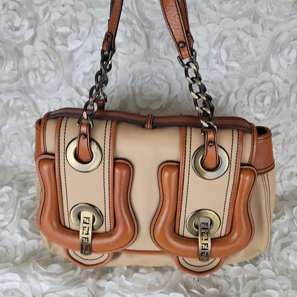 Fendi baguette shoulder bag. - Picture 5 of 12